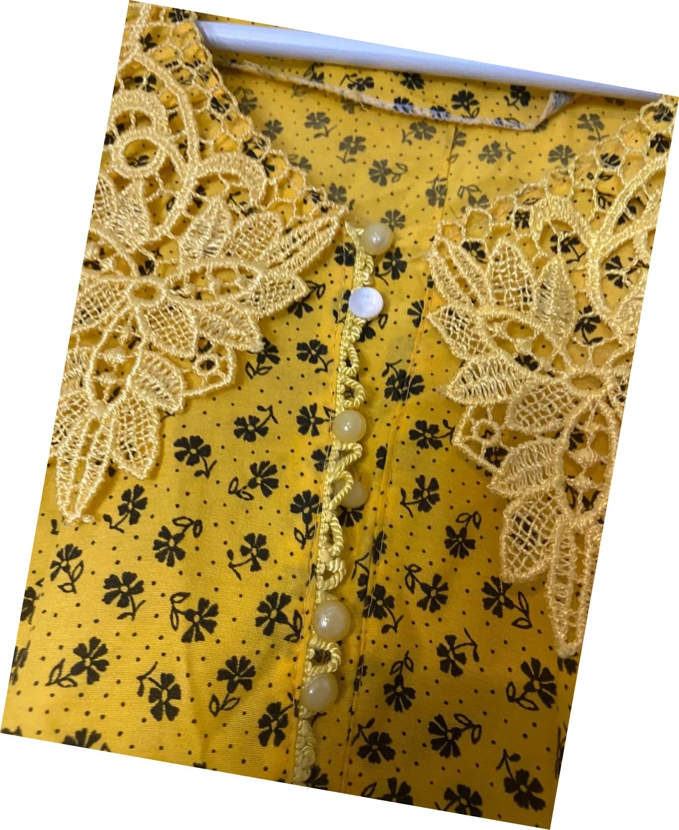 Chemisier vintage à fleurs col dentelle